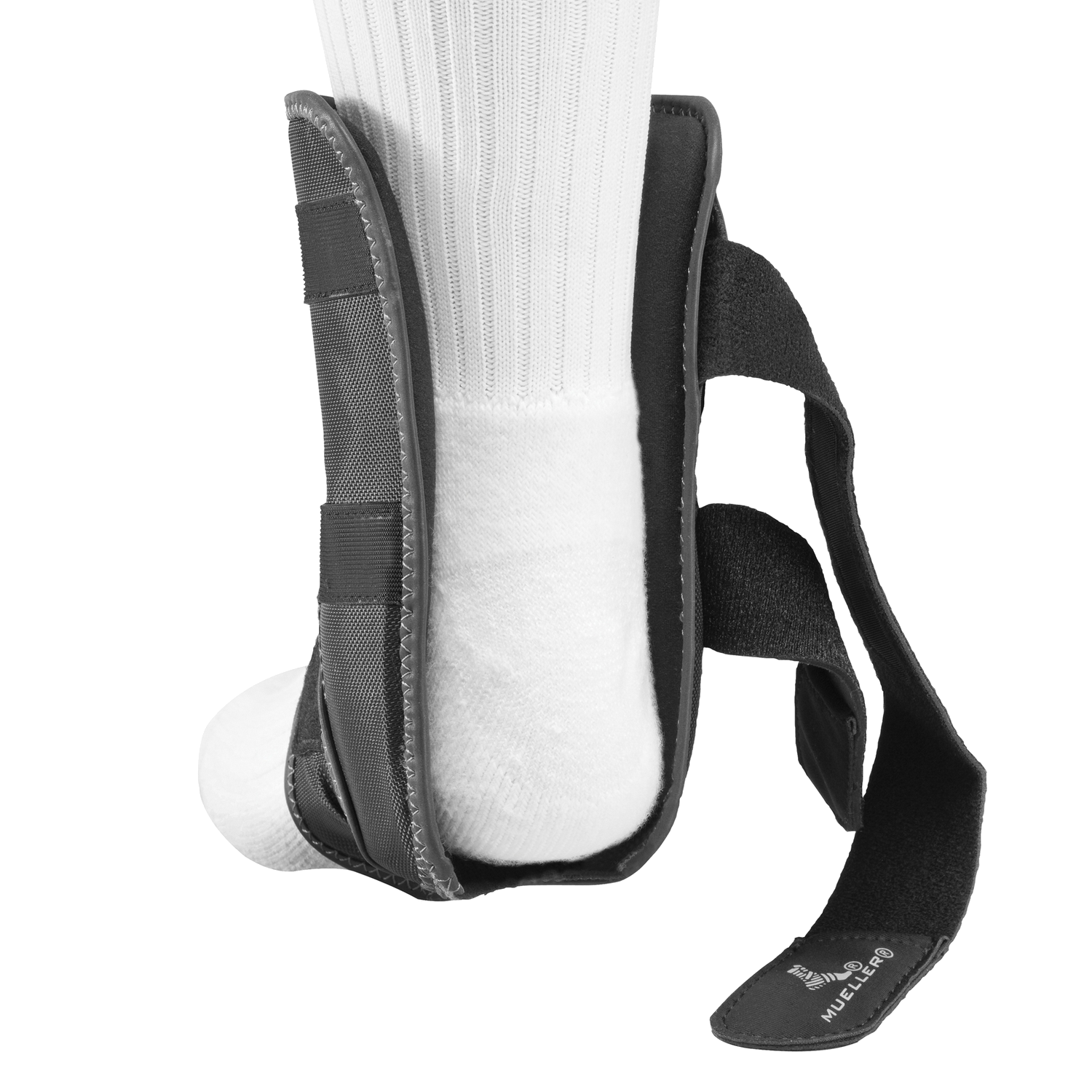Mueller Hg80 Hard Shell Ankle Brace 4901 offen Backshot Mueller Hg80 Hard Shell Ankle Brace 4901 Rückseite offene Straps am Fuss