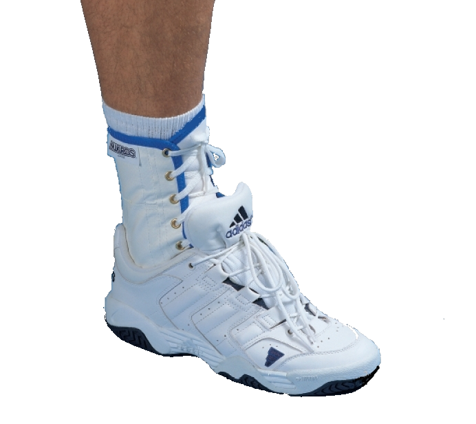 Mikros Fussgelenkorthese classic 110 NV angezogen Schuh Mikros Fussgelenkorthese 110 NV angezogen im Tennisschuh