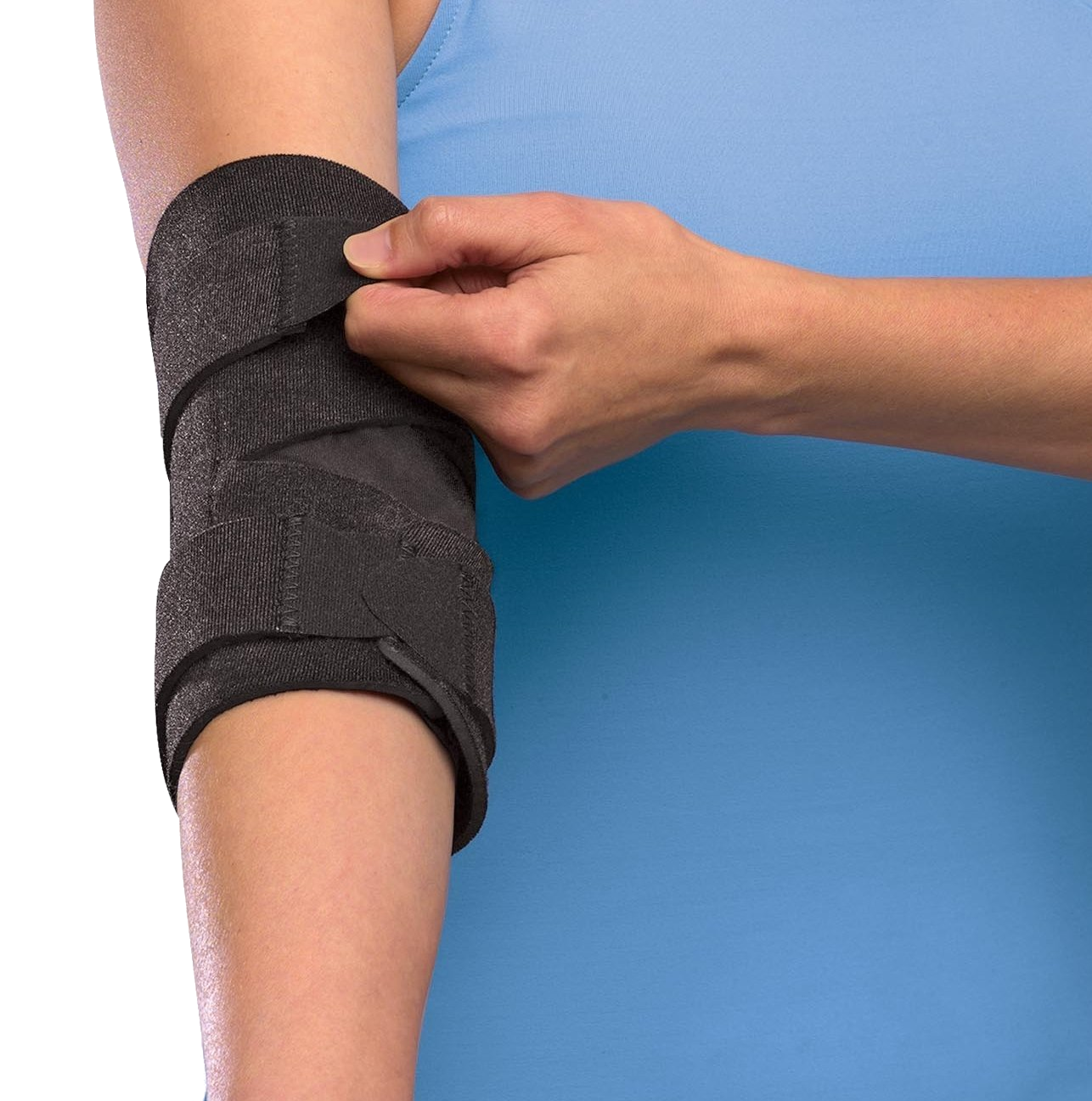 Mueller Elbow Support 78547 Fronatnsicht Frau Mueller Elbow Support Frontansicht angezogen bei Frau