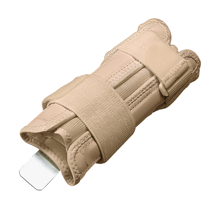 Mueller Wrist Stabilizer beige Produkt mit halb herausgezogenem Löffel
