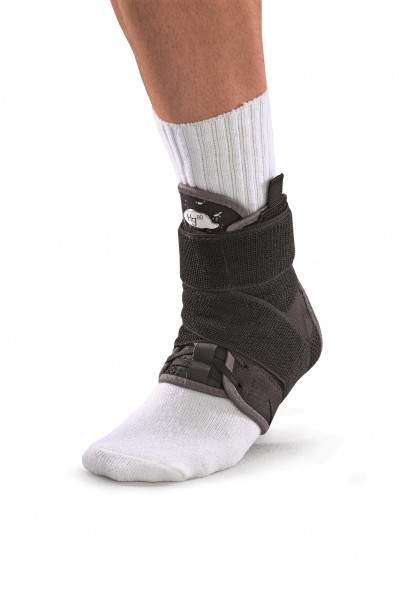 Mueller HG80 Ankle Brace with Straps